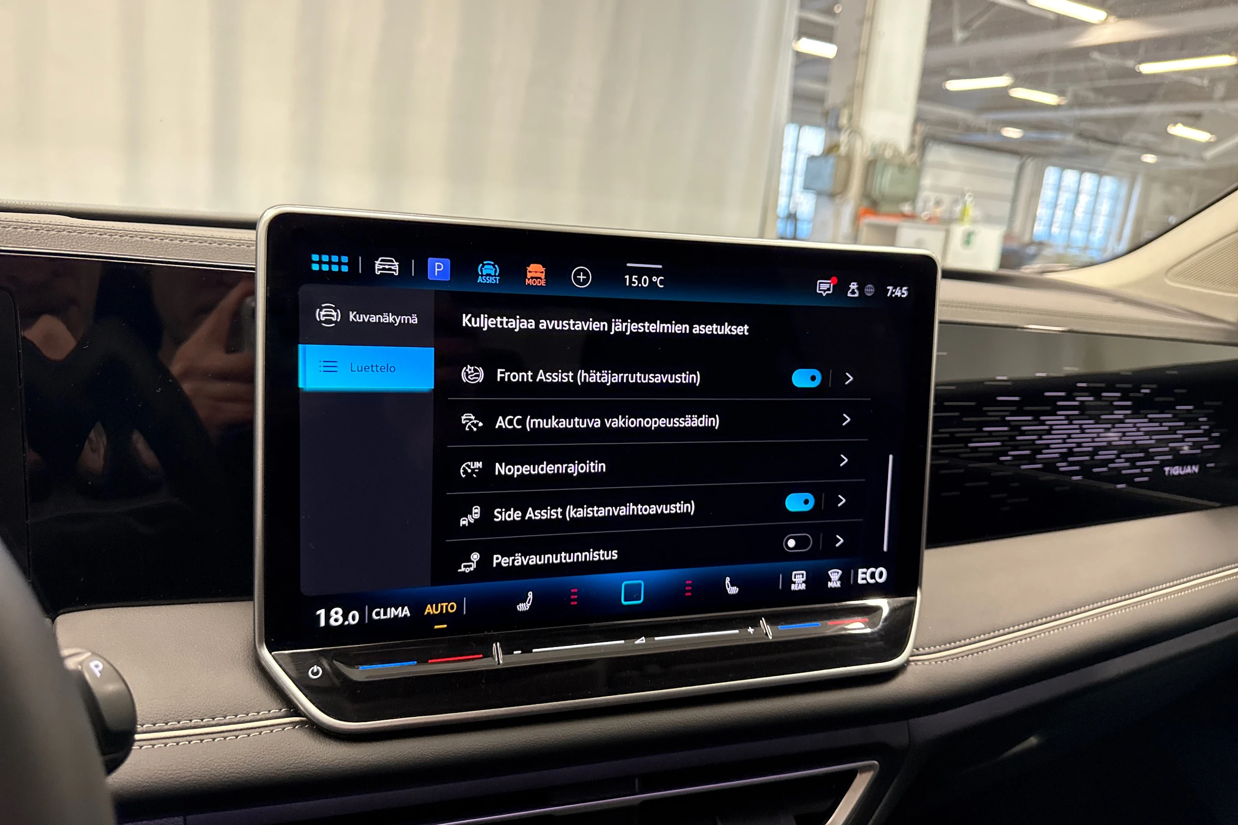 valkoinen Volkswagen Tiguan 2025 kuva 21.