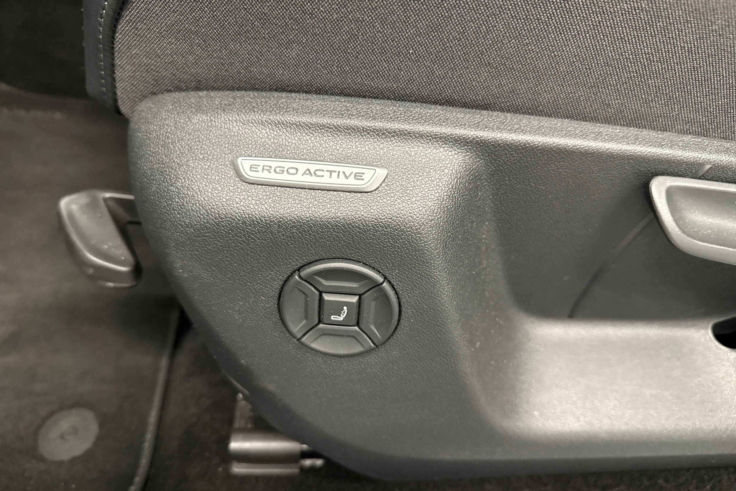 valkoinen Volkswagen Tiguan 2025 kuva 29.