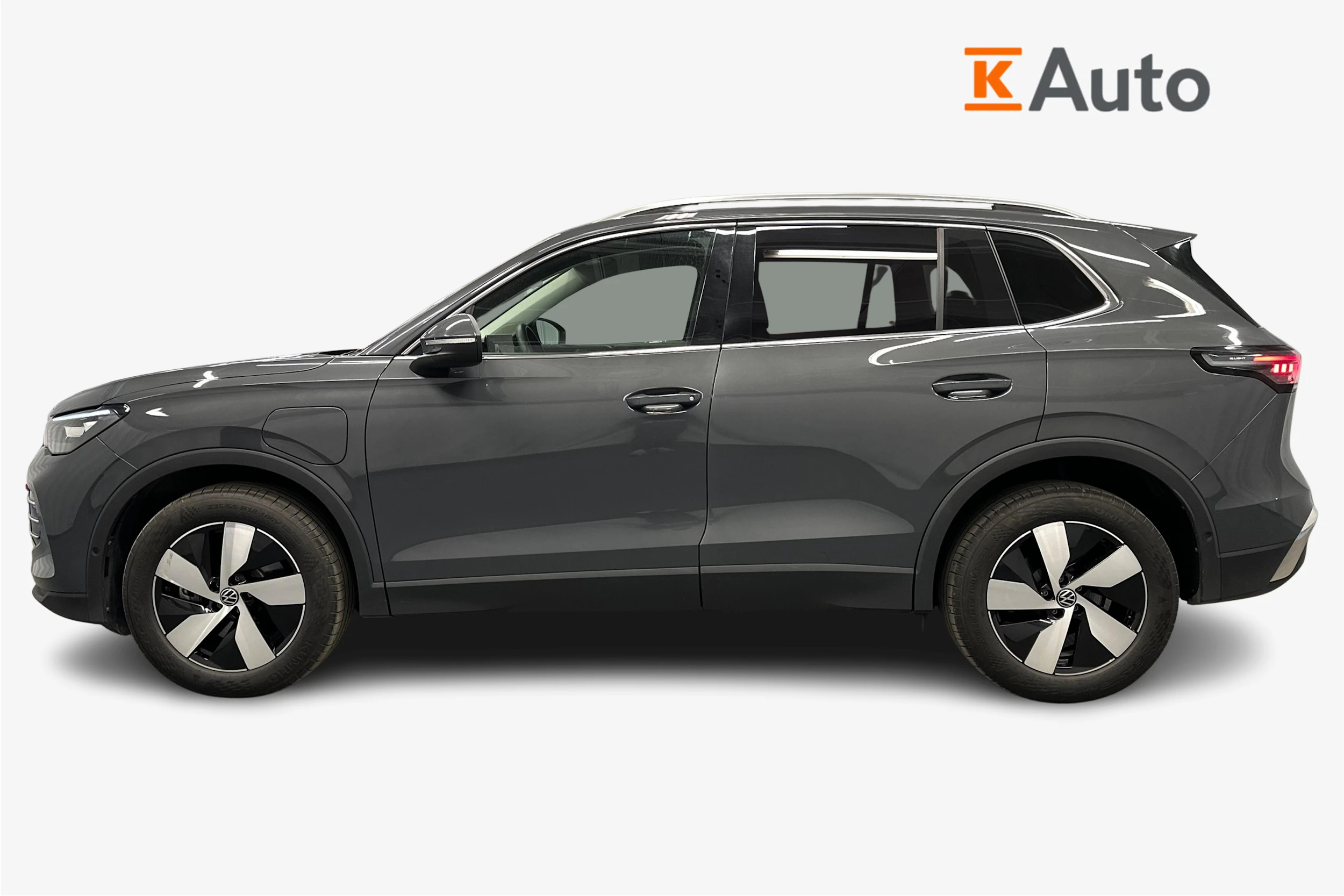 harmaa Volkswagen Tiguan 2025 kuva 7.