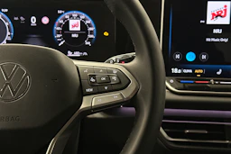 harmaa Volkswagen Tiguan 2025 kuva 20.