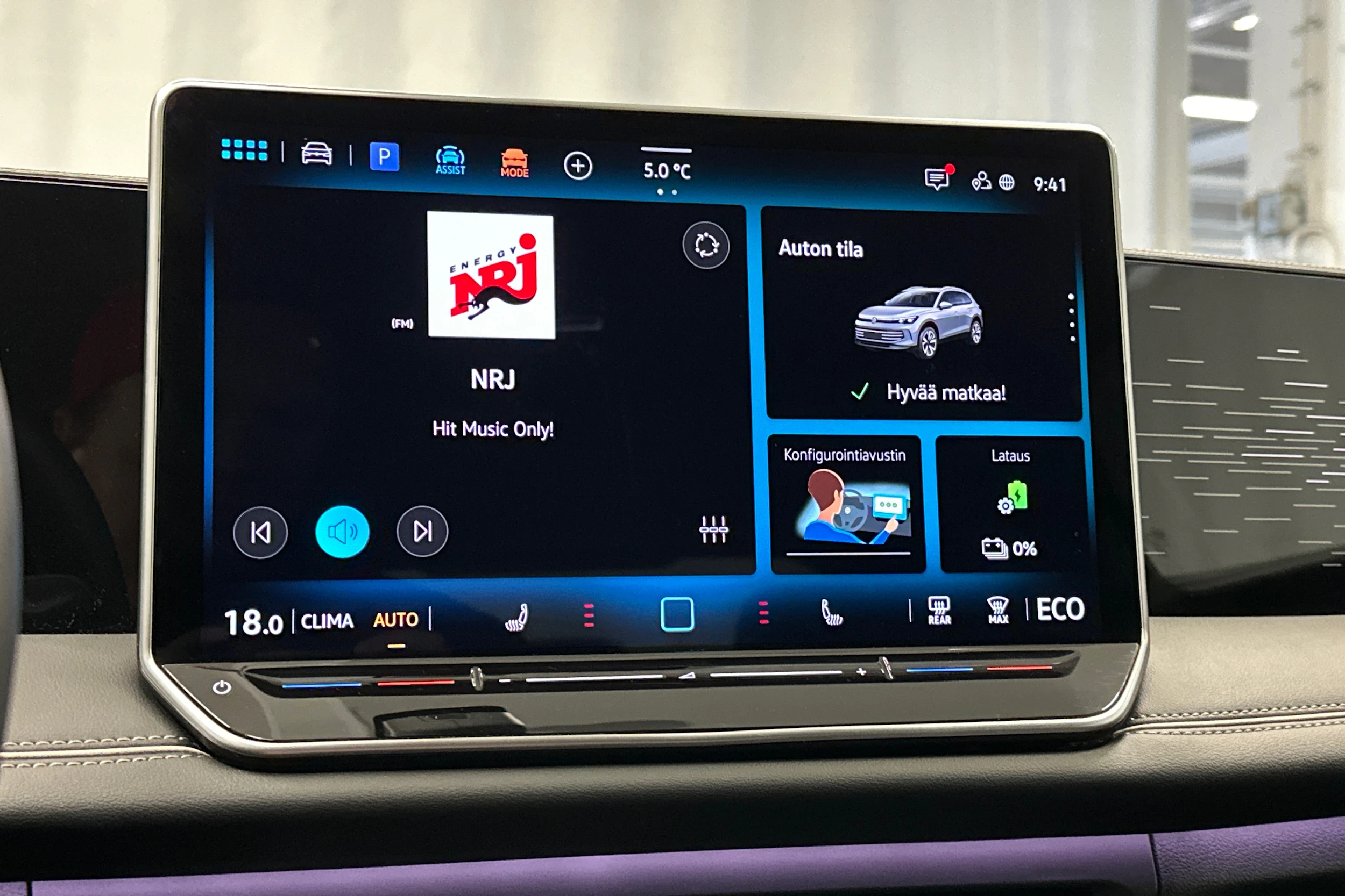 harmaa Volkswagen Tiguan 2025 kuva 24.