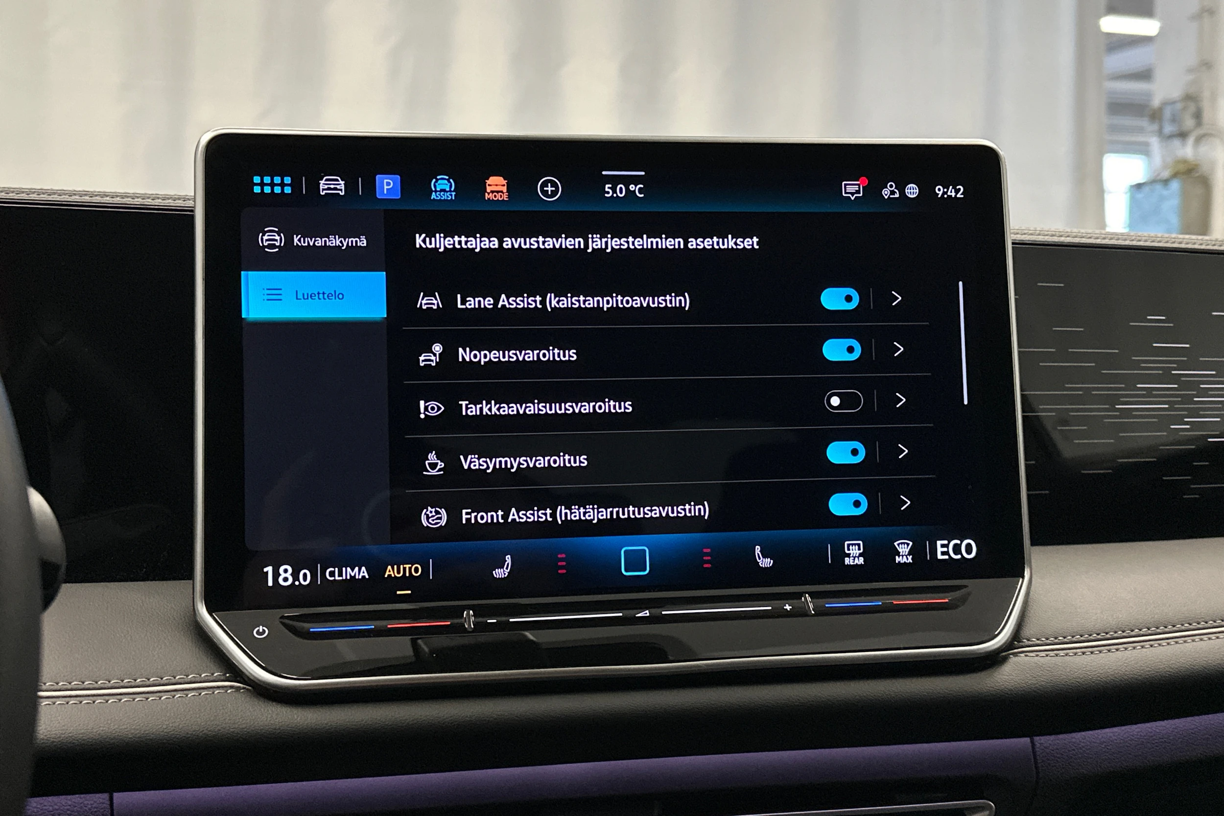 harmaa Volkswagen Tiguan 2025 kuva 28.