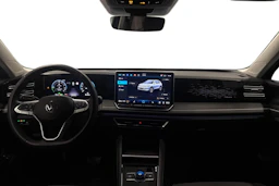 sininen Volkswagen Tiguan 2025 kuva 9.