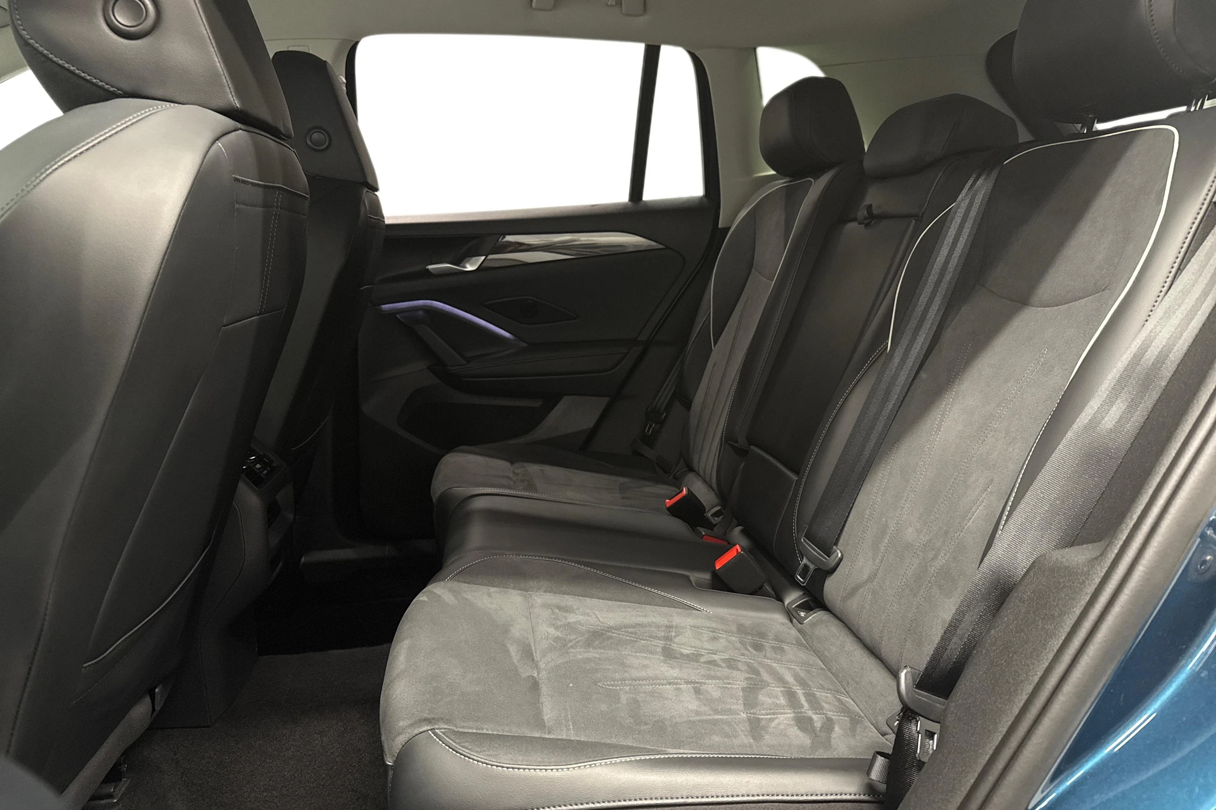 sininen Volkswagen Tiguan 2025 kuva 11.