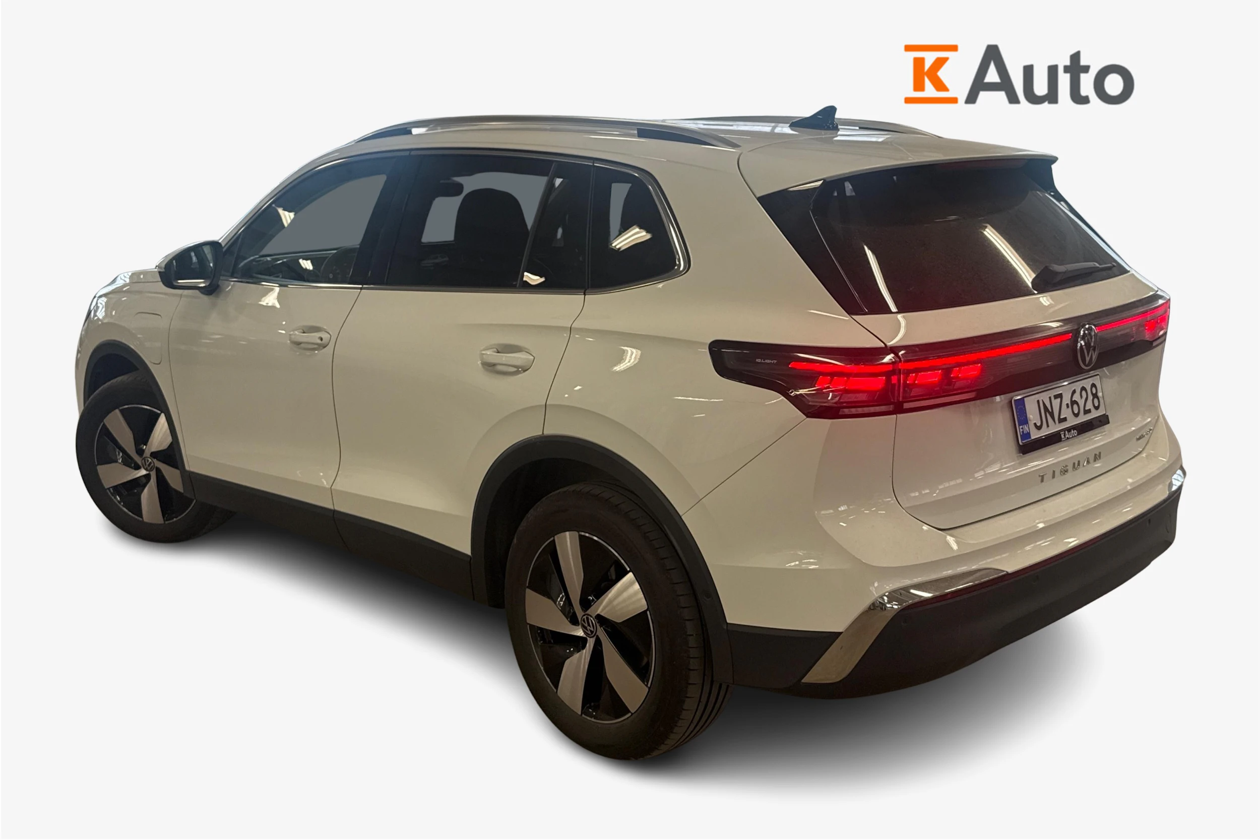 valkoinen Volkswagen Tiguan 2025 kuva 2.