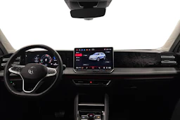 valkoinen Volkswagen Tiguan 2025 kuva 9.