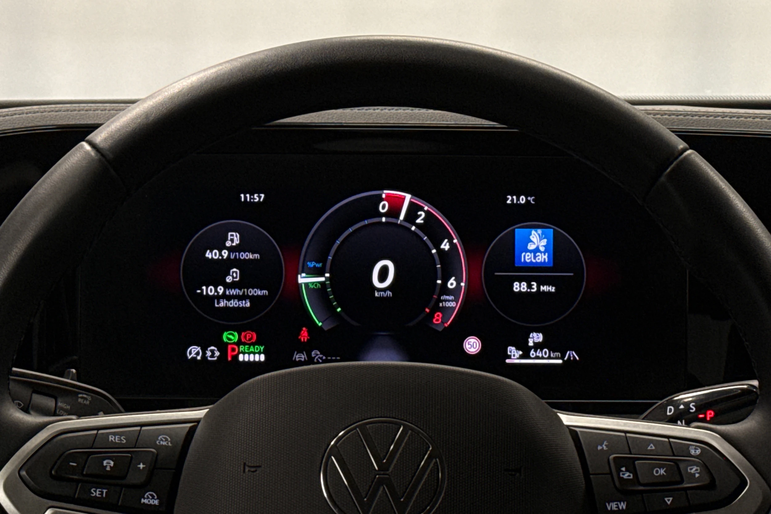 valkoinen Volkswagen Tiguan 2025 kuva 16.