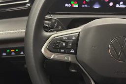 valkoinen Volkswagen Tiguan 2025 kuva 17.