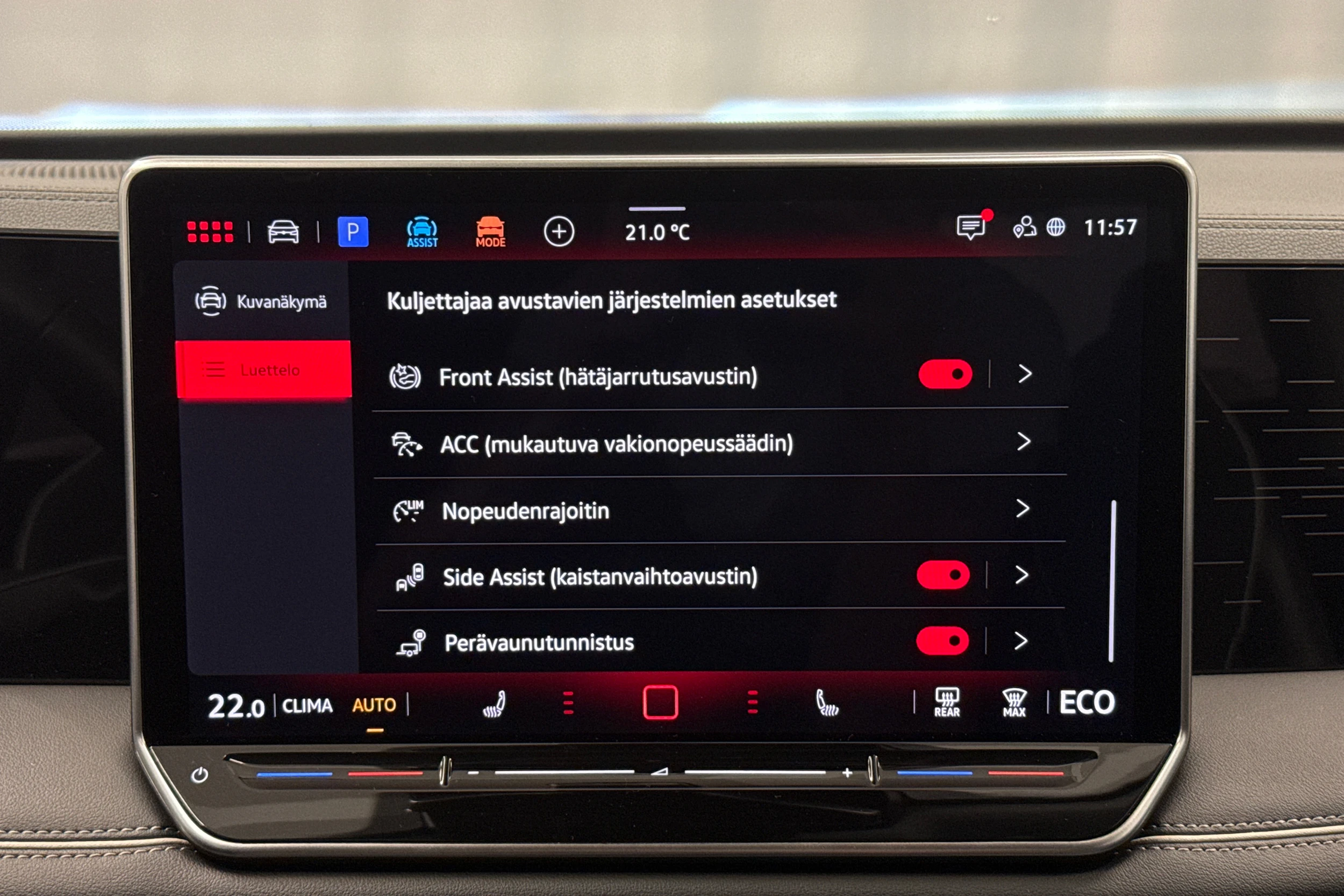valkoinen Volkswagen Tiguan 2025 kuva 20.