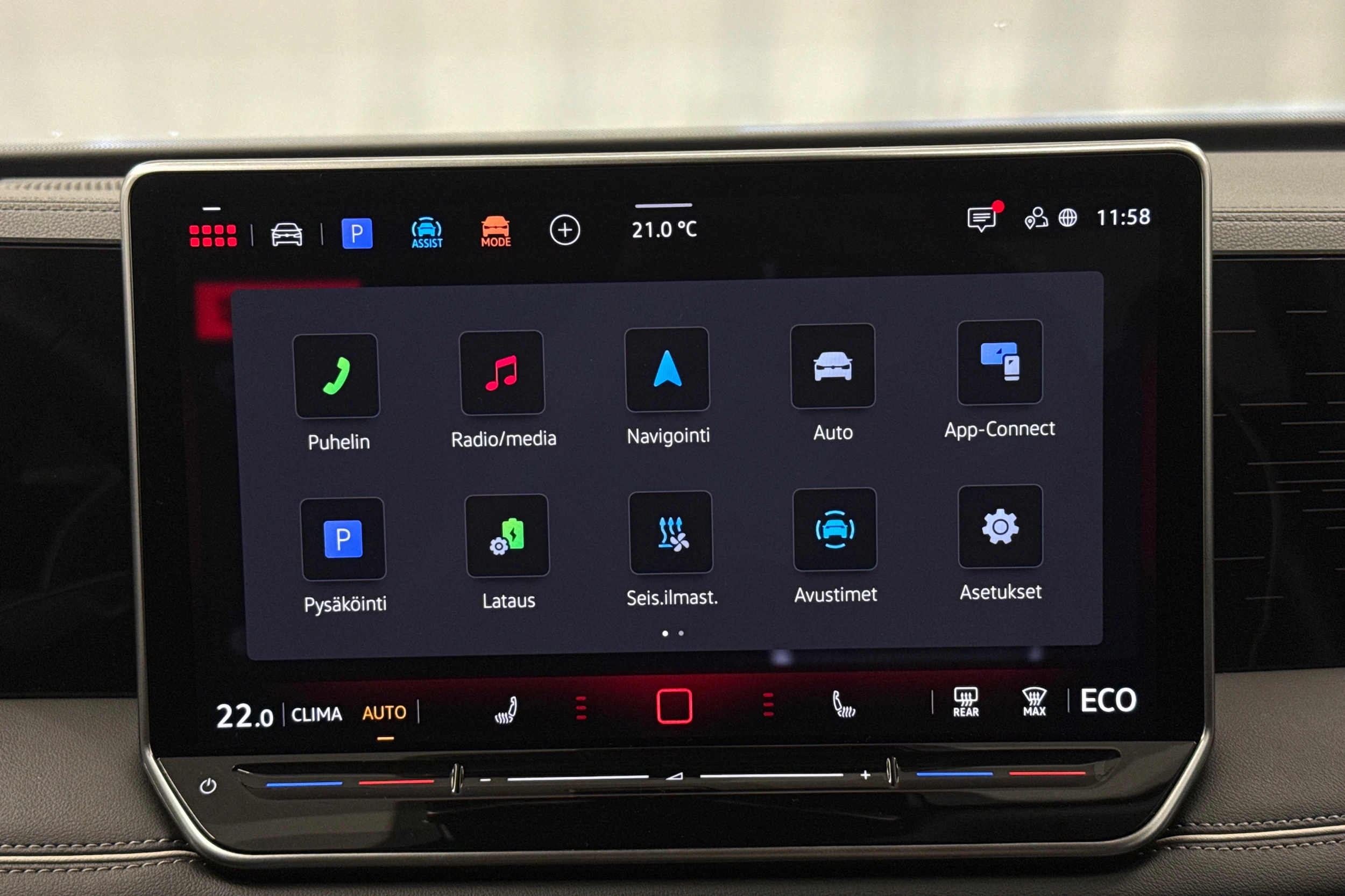 valkoinen Volkswagen Tiguan 2025 kuva 24.