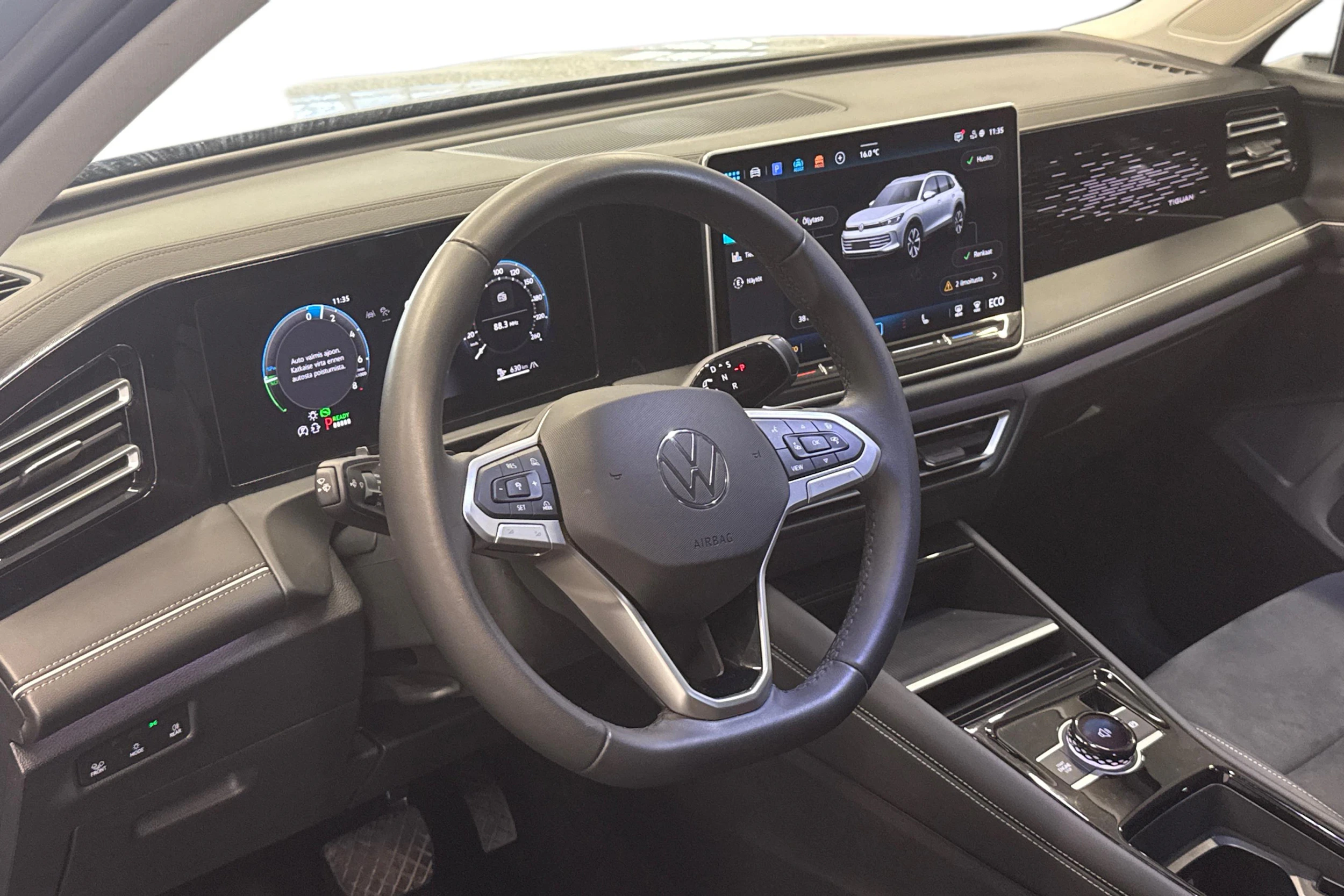 harmaa Volkswagen Tiguan 2025 kuva 3.