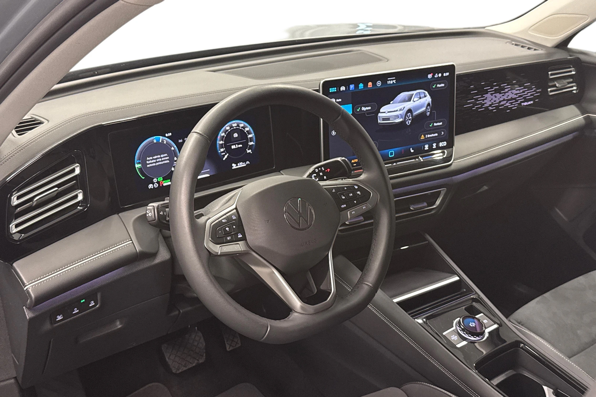 harmaa Volkswagen Tiguan 2025 kuva 8.