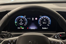 harmaa Volkswagen Tiguan 2025 kuva 16.
