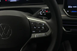 harmaa Volkswagen Tiguan 2025 kuva 18.