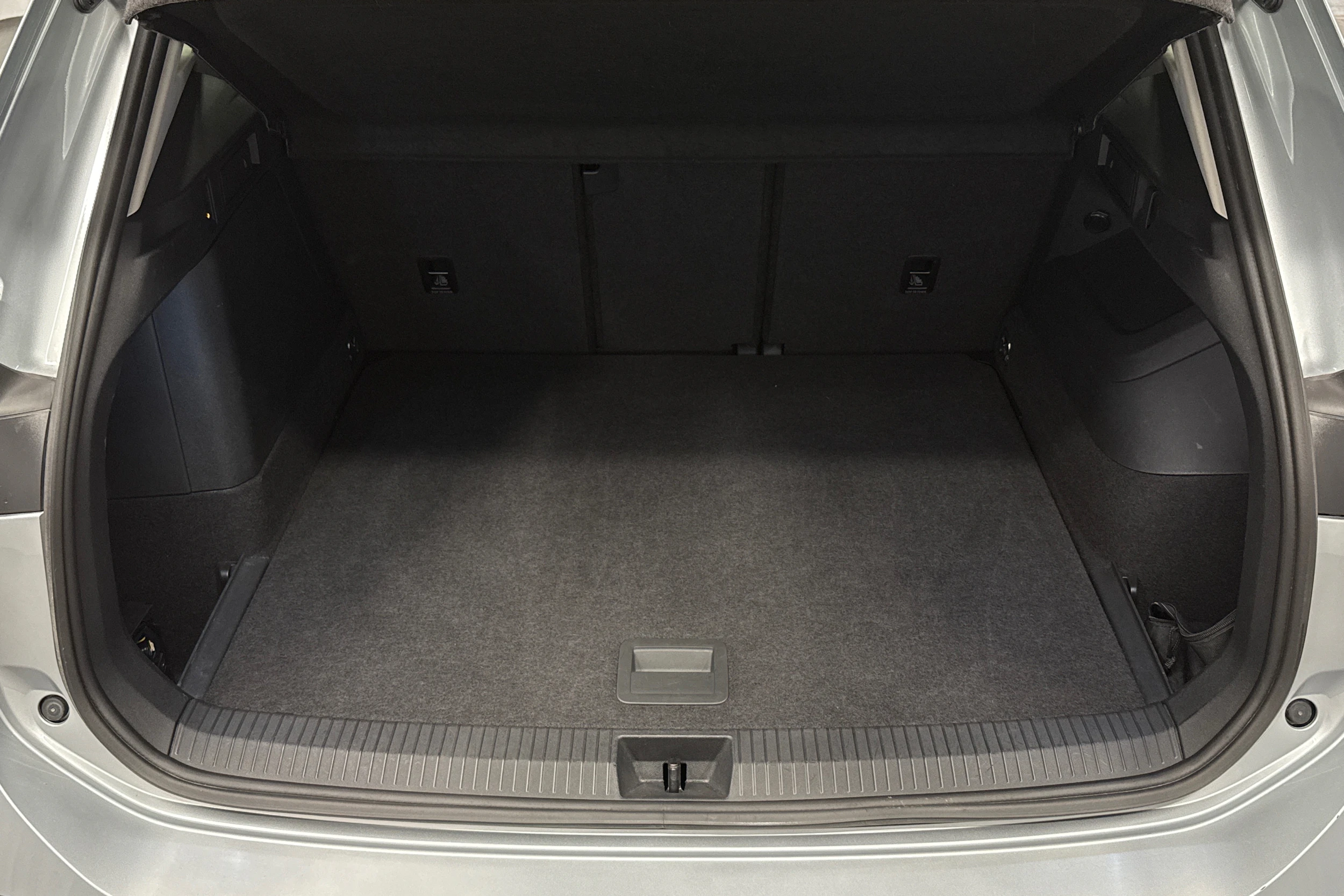 harmaa Volkswagen Tiguan 2025 kuva 29.