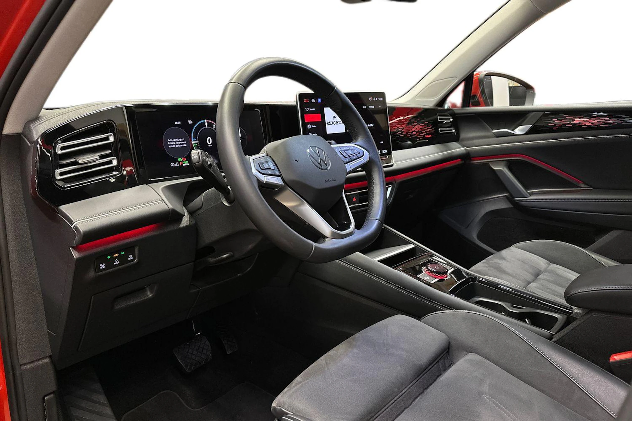 met. oranssi Volkswagen Tiguan 2025 kuva 6.