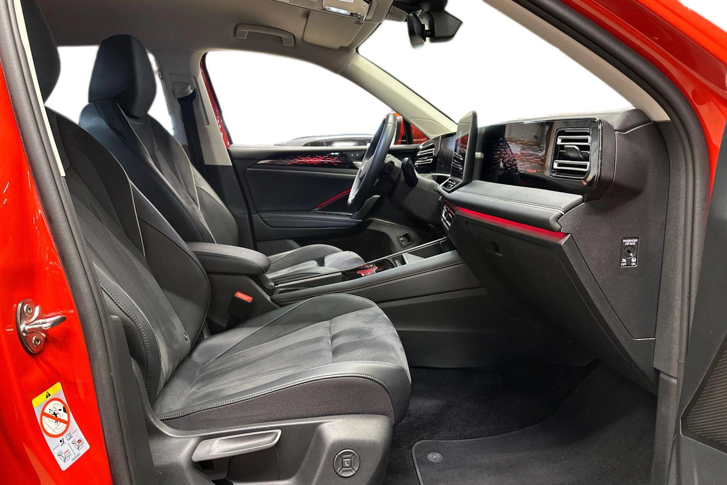 met. oranssi Volkswagen Tiguan 2025 kuva 9.