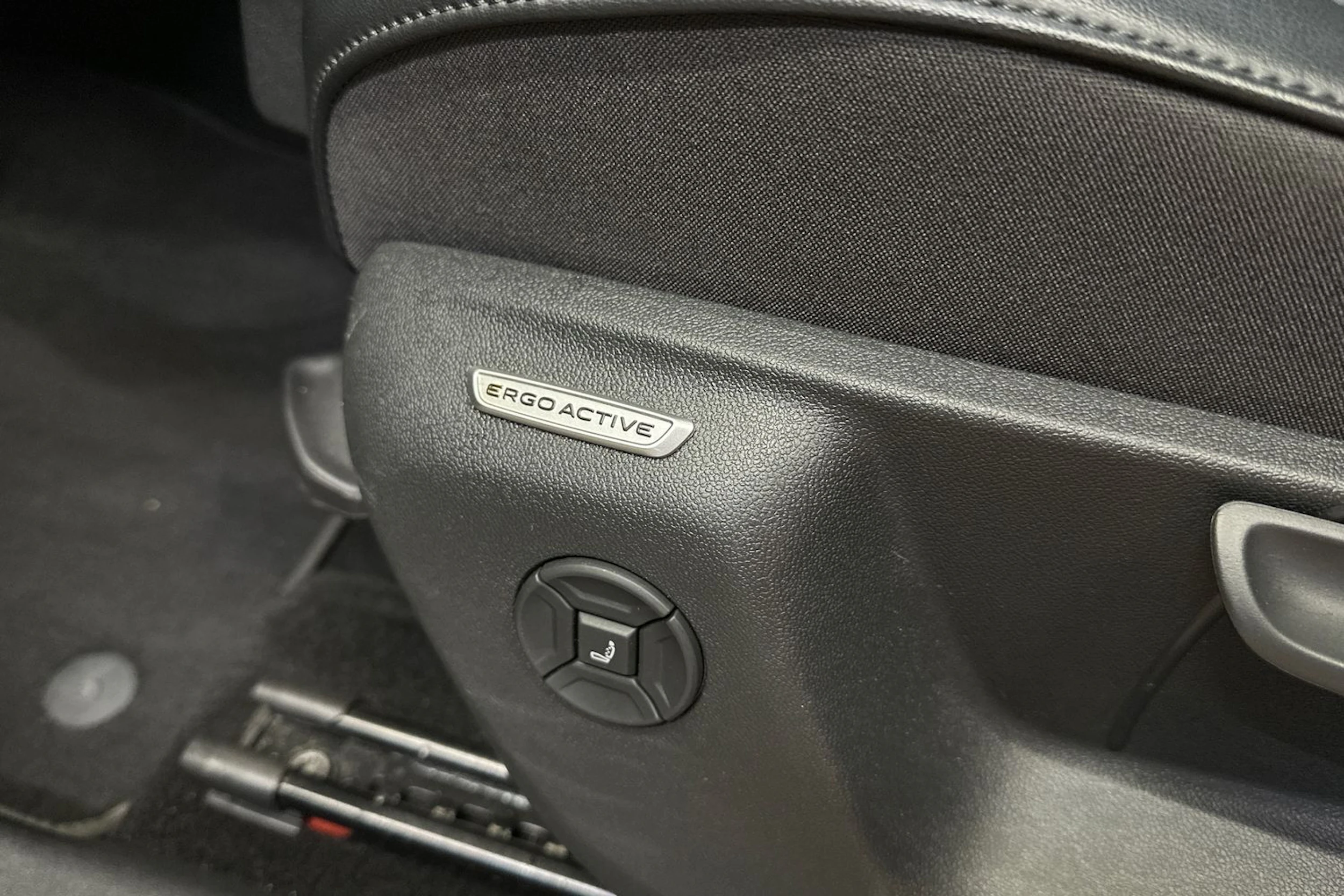 met. oranssi Volkswagen Tiguan 2025 kuva 13.