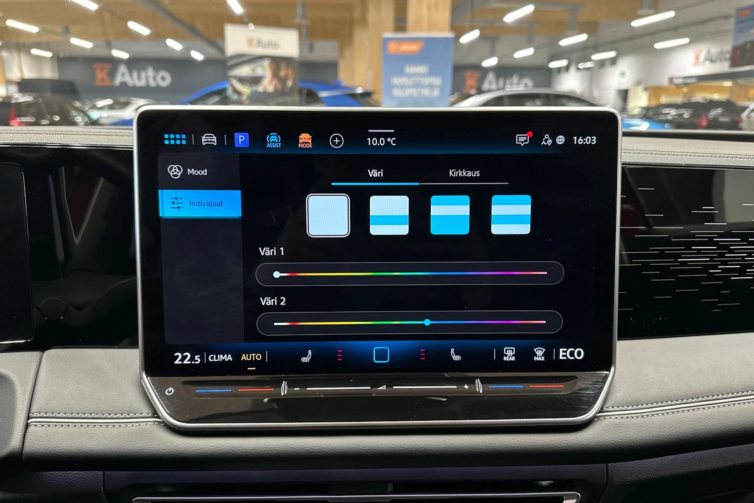 met. oranssi Volkswagen Tiguan 2025 kuva 17.