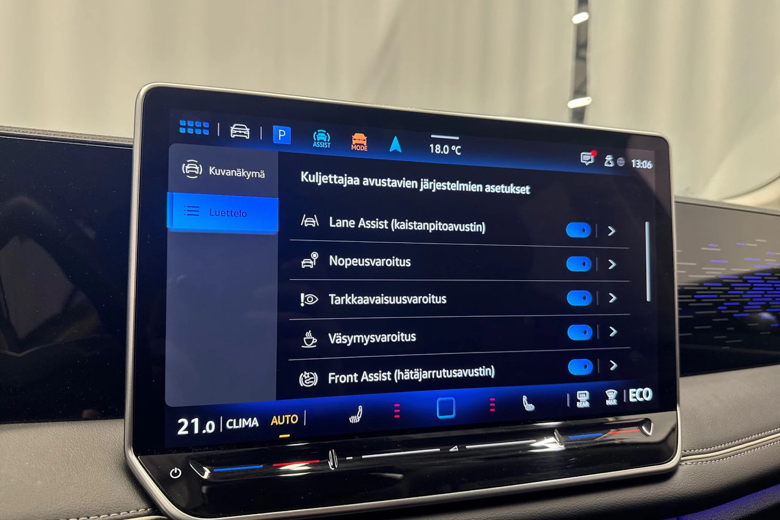 musta Volkswagen Tiguan 2025 kuva 21.