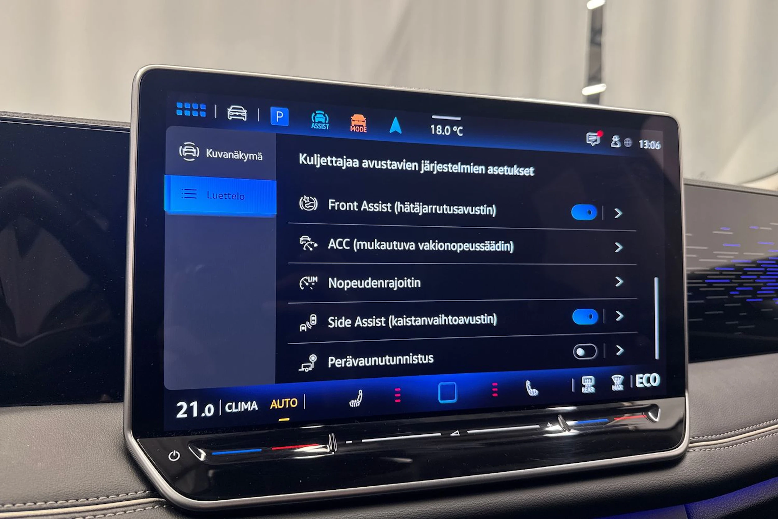 musta Volkswagen Tiguan 2025 kuva 22.