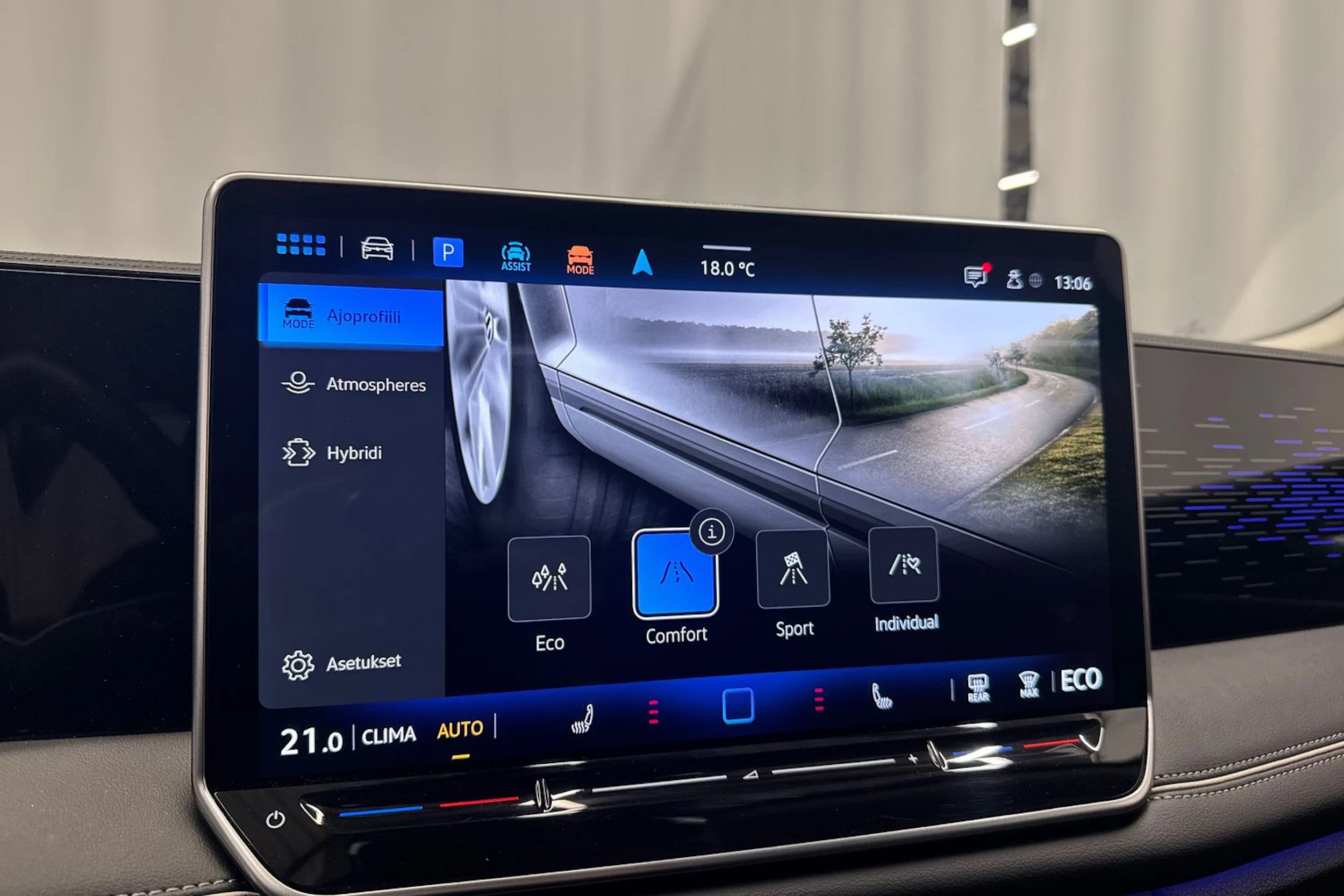 musta Volkswagen Tiguan 2025 kuva 23.