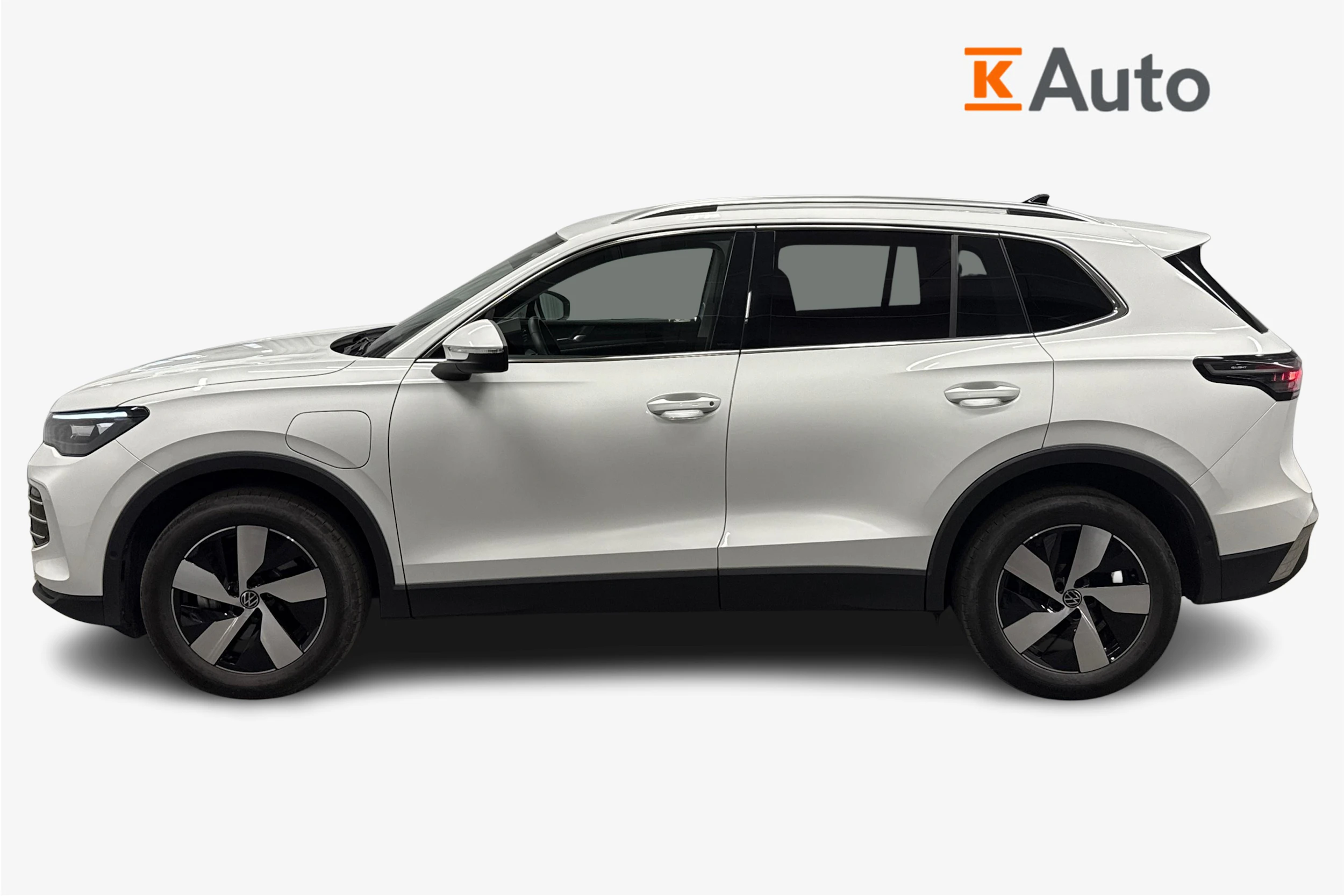 valkoinen Volkswagen Tiguan 2025 kuva 7.