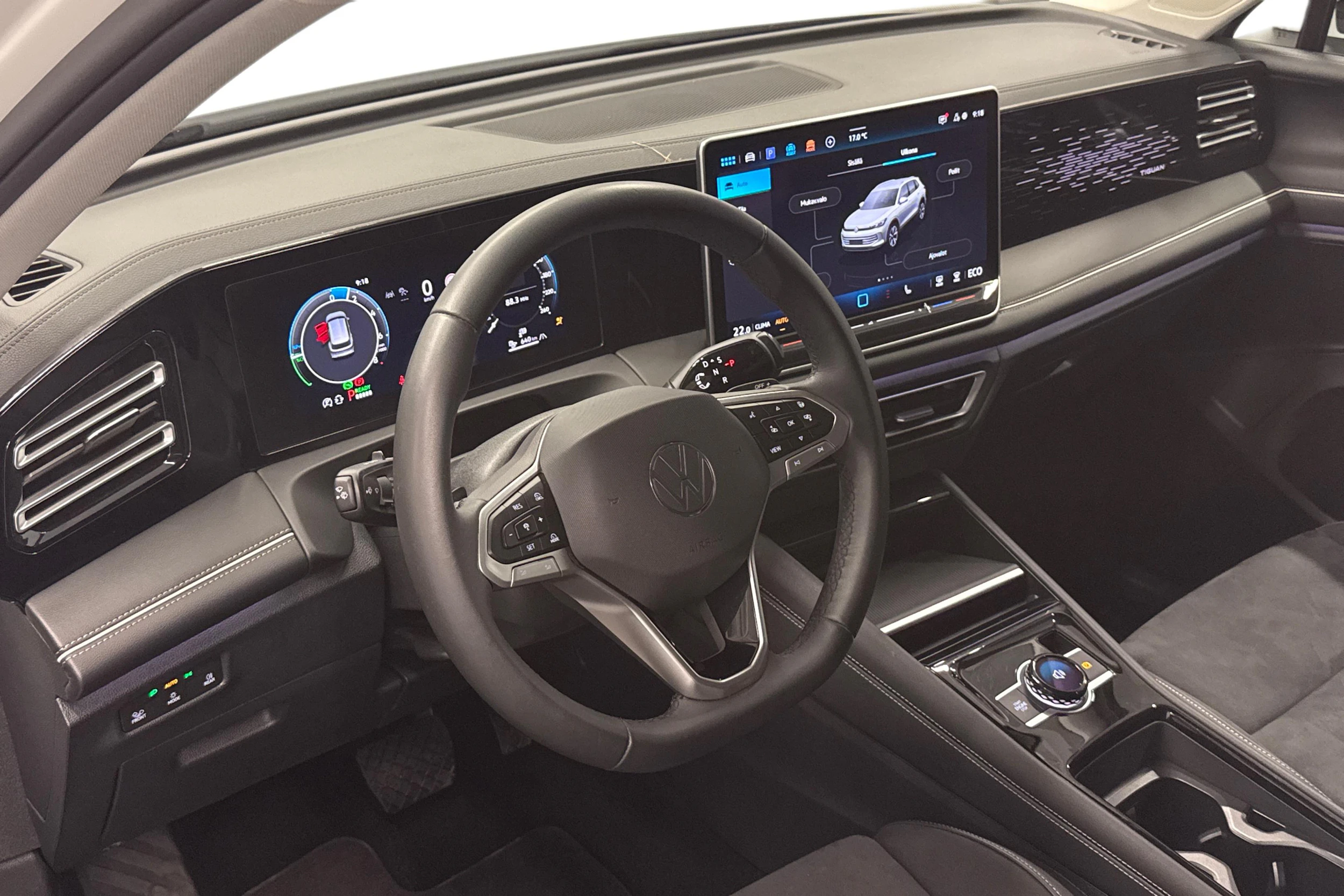 valkoinen Volkswagen Tiguan 2025 kuva 8.