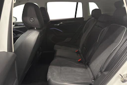 valkoinen Volkswagen Tiguan 2025 kuva 11.