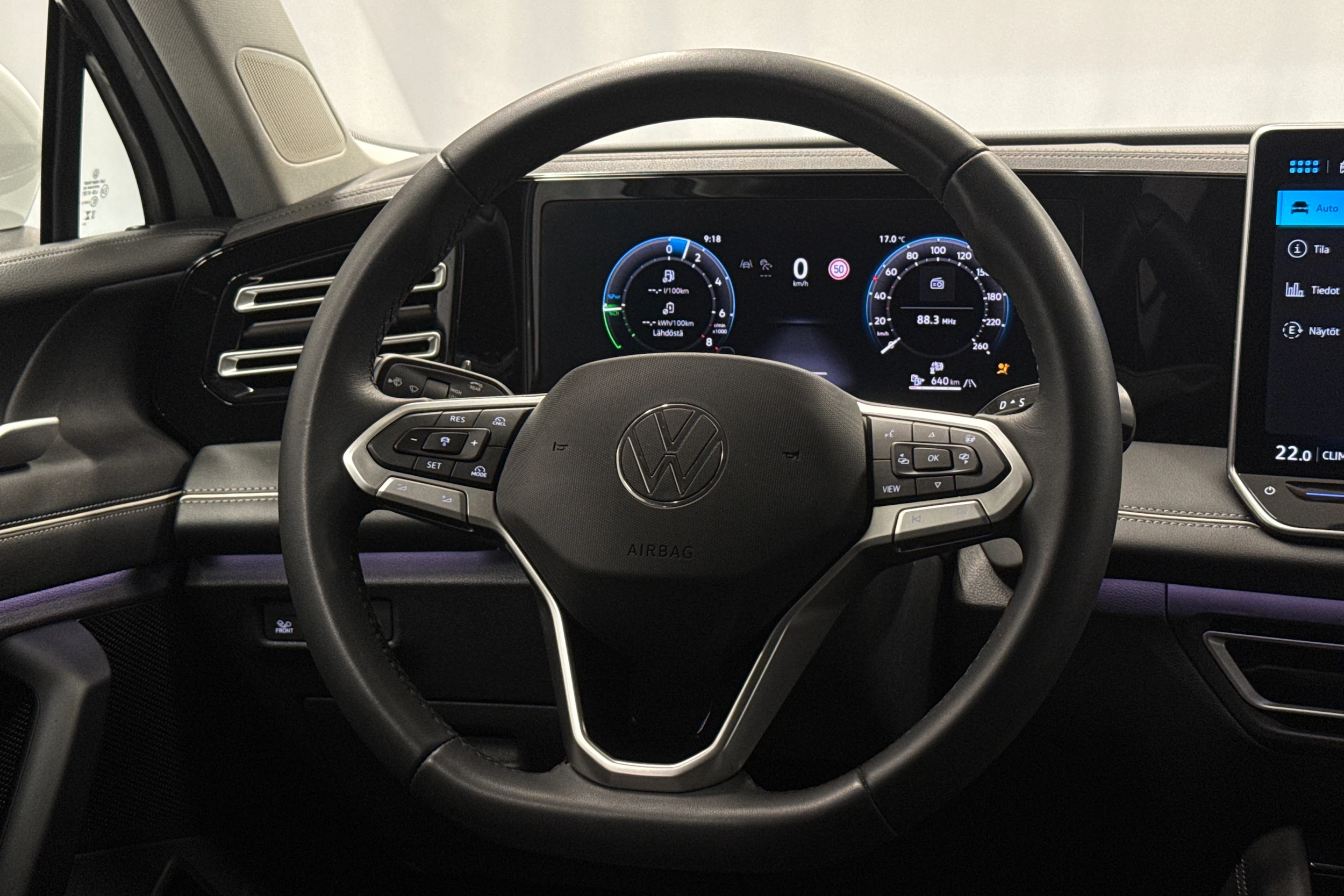 valkoinen Volkswagen Tiguan 2025 kuva 15.