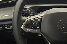 valkoinen Volkswagen Tiguan 2025 kuva 17.