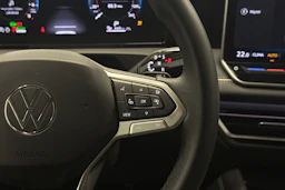valkoinen Volkswagen Tiguan 2025 kuva 18.
