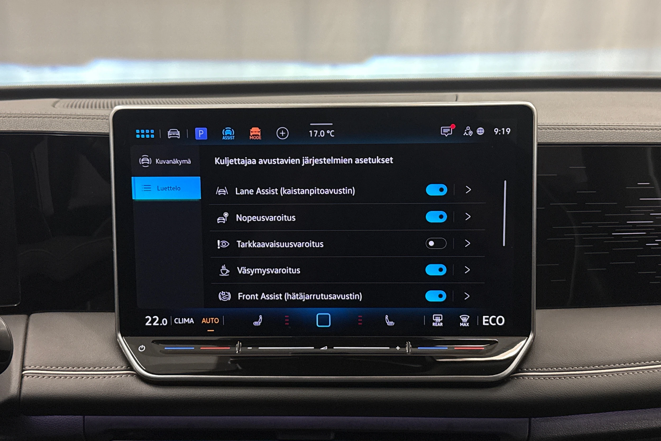 valkoinen Volkswagen Tiguan 2025 kuva 19.