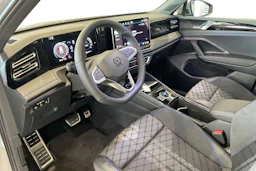 harmaa Volkswagen Tiguan 2025 kuva 6.