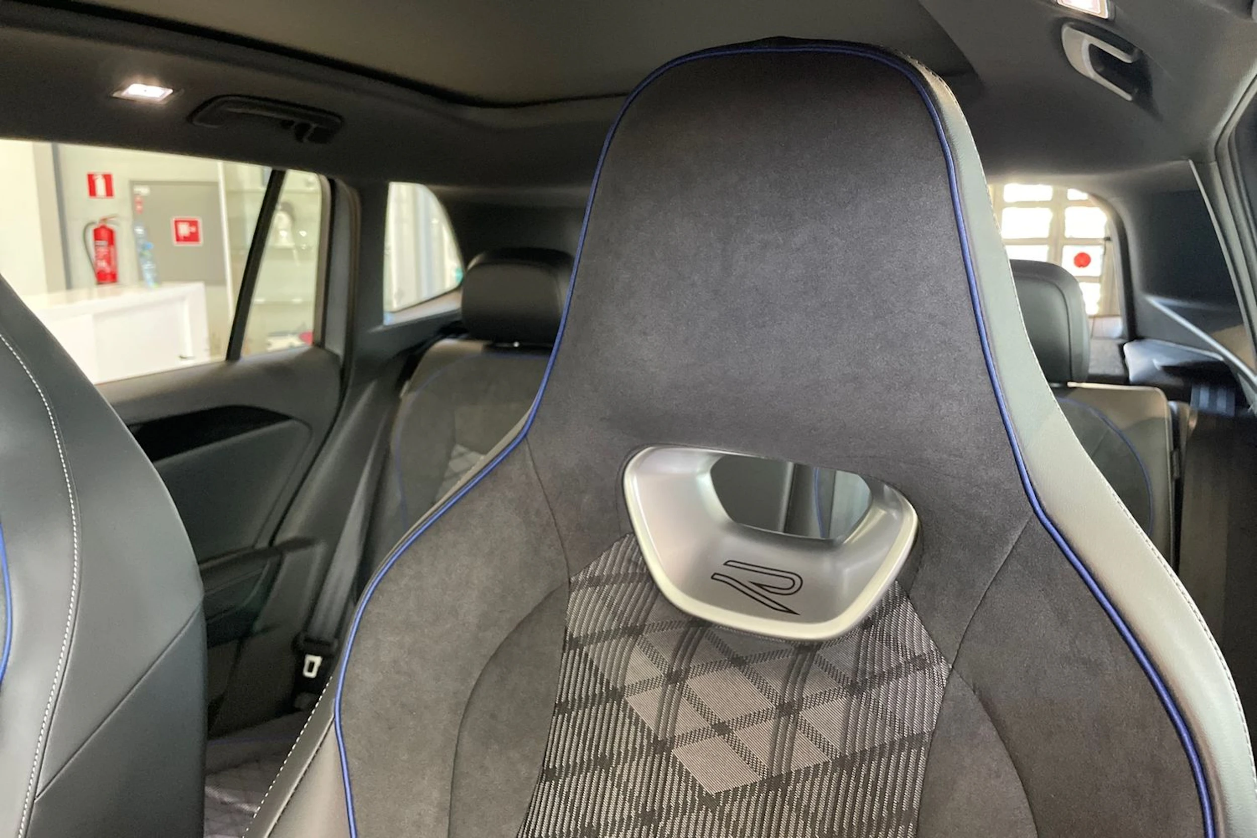 harmaa Volkswagen Tiguan 2025 kuva 12.
