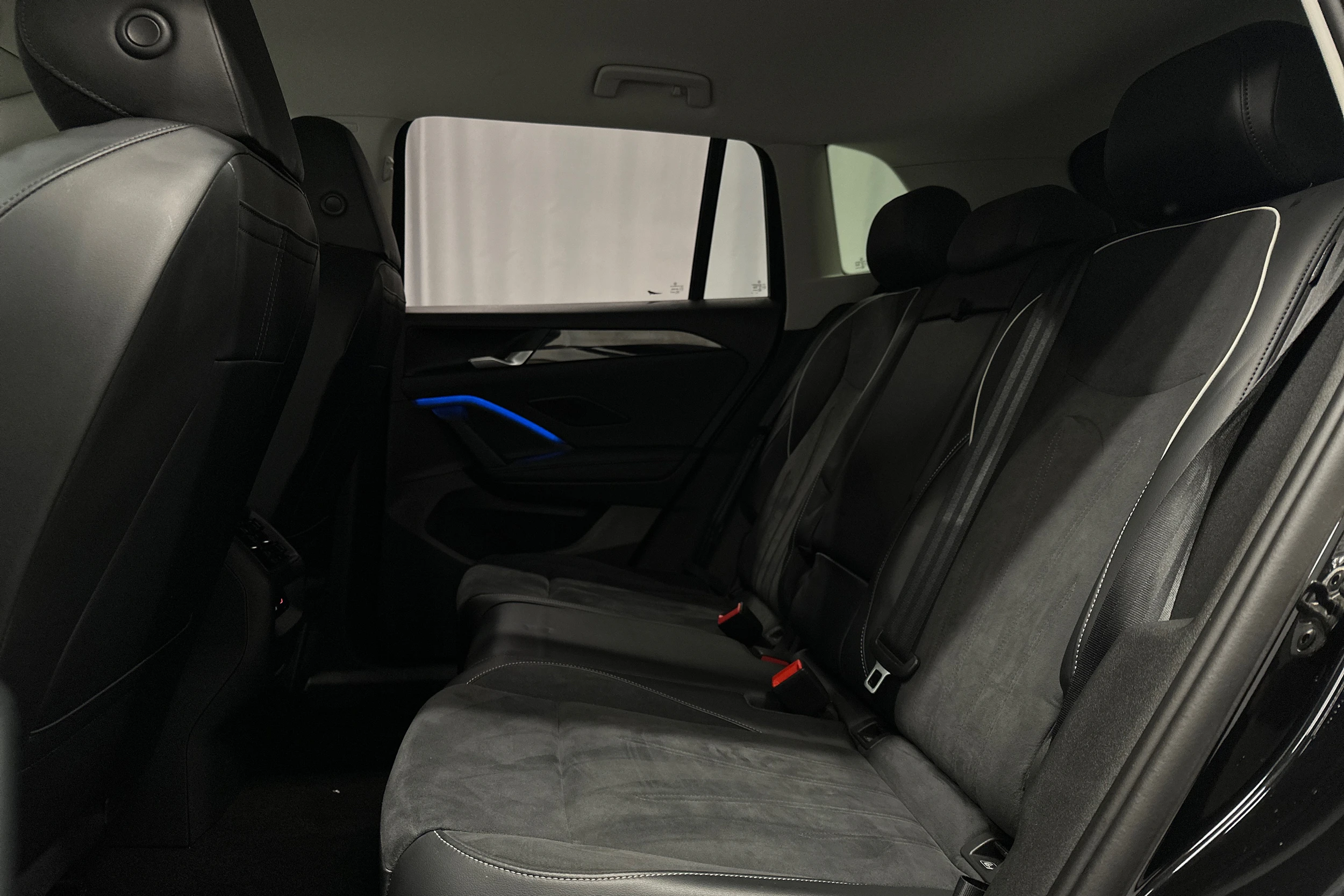 musta Volkswagen Tiguan 2025 kuva 11.