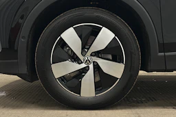 musta Volkswagen Tiguan 2025 kuva 12.