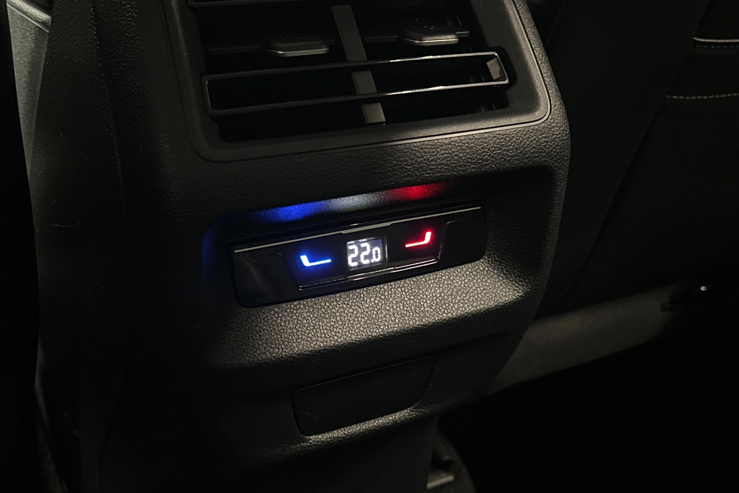 musta Volkswagen Tiguan 2025 kuva 18.
