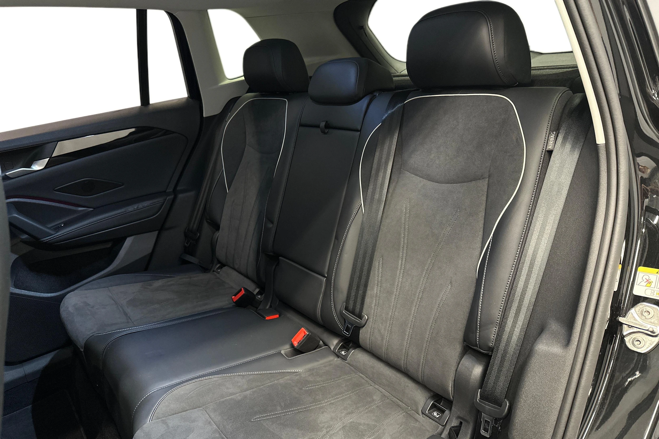 musta Volkswagen Tiguan 2025 kuva 11.