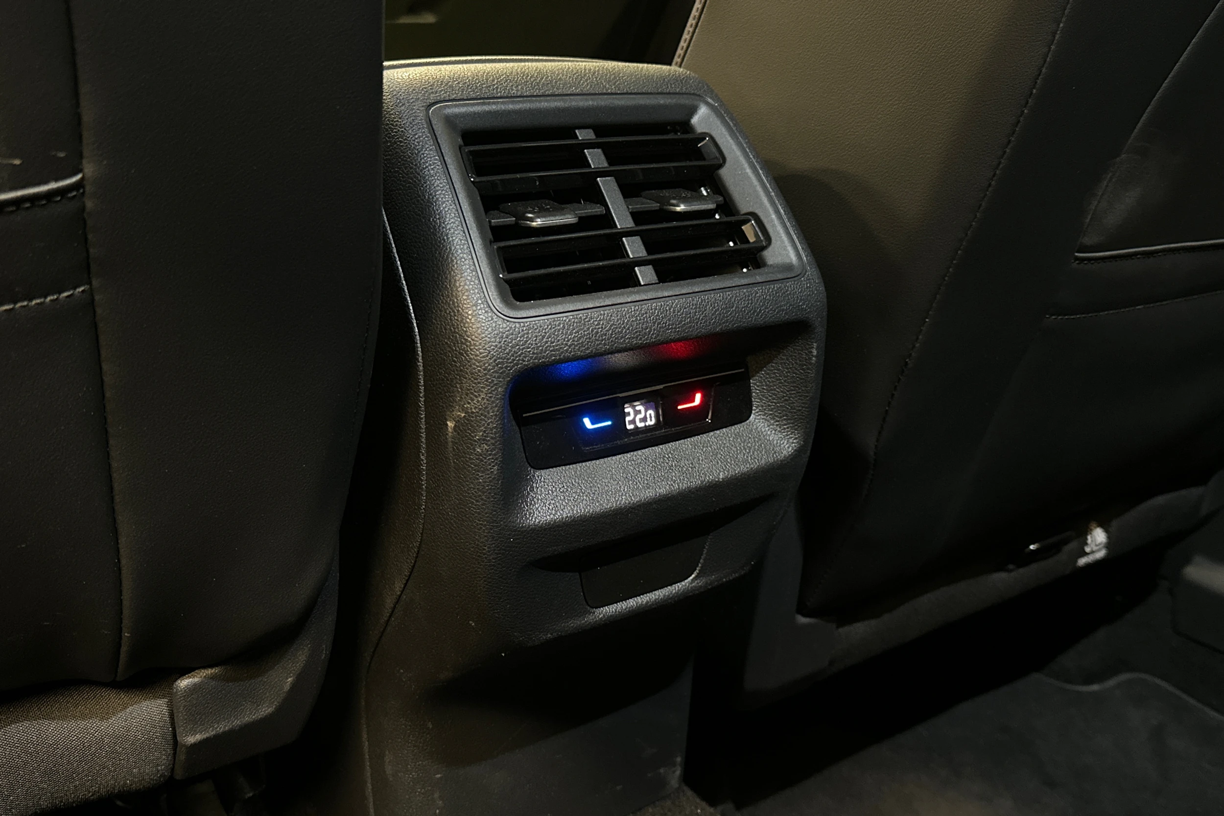musta Volkswagen Tiguan 2025 kuva 15.