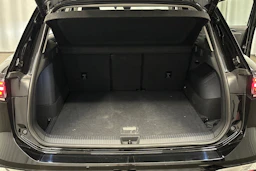 musta Volkswagen Tiguan 2025 kuva 39.