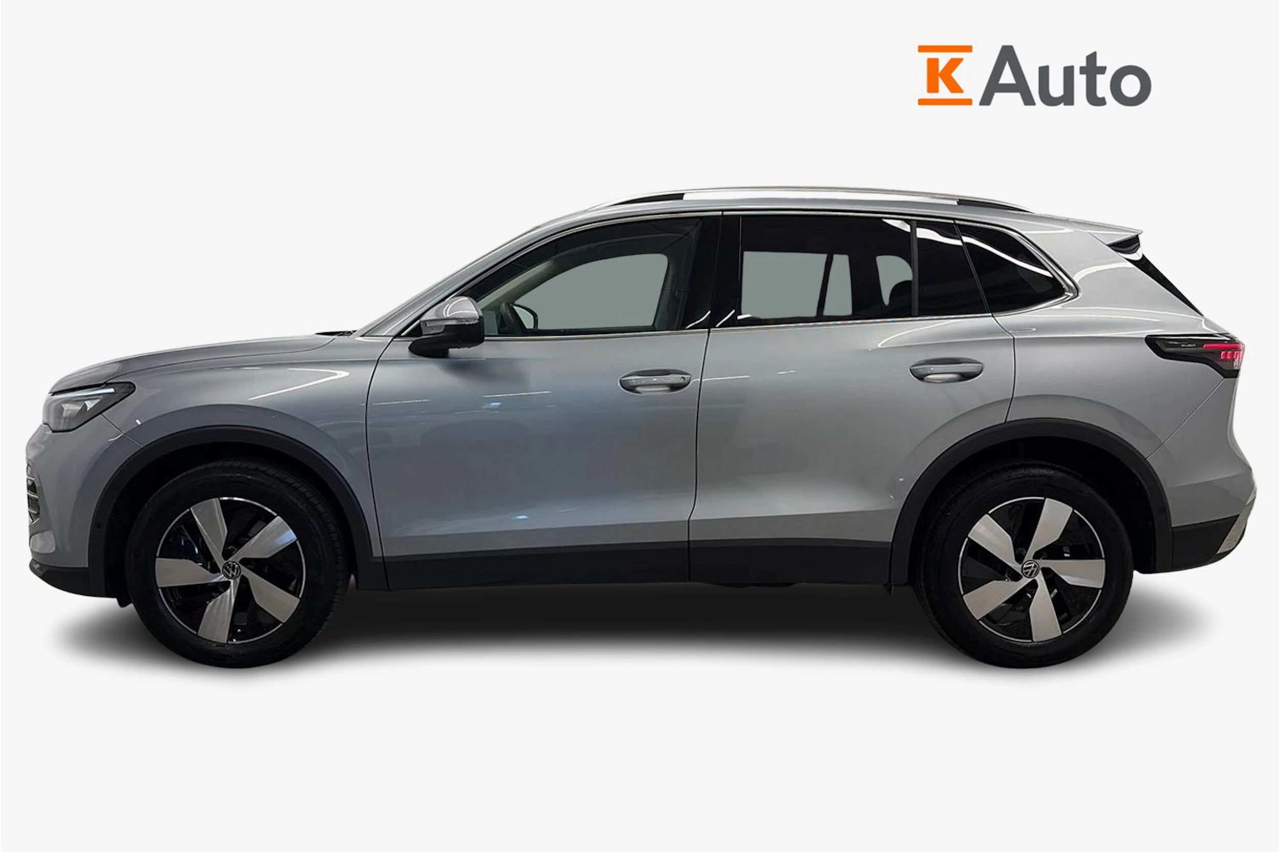 harmaa Volkswagen Tiguan 2025 kuva 7.