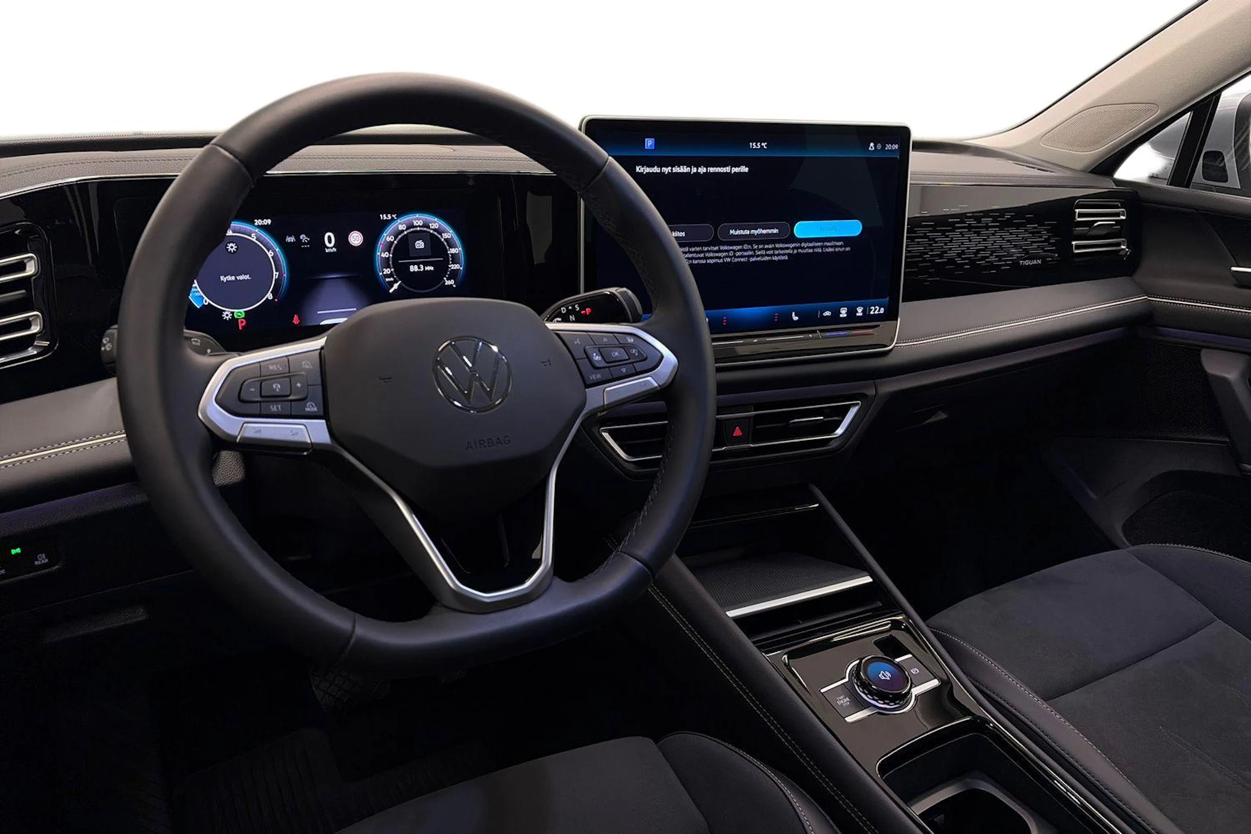 harmaa Volkswagen Tiguan 2025 kuva 8.
