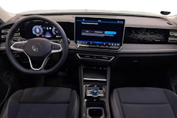 harmaa Volkswagen Tiguan 2025 kuva 9.