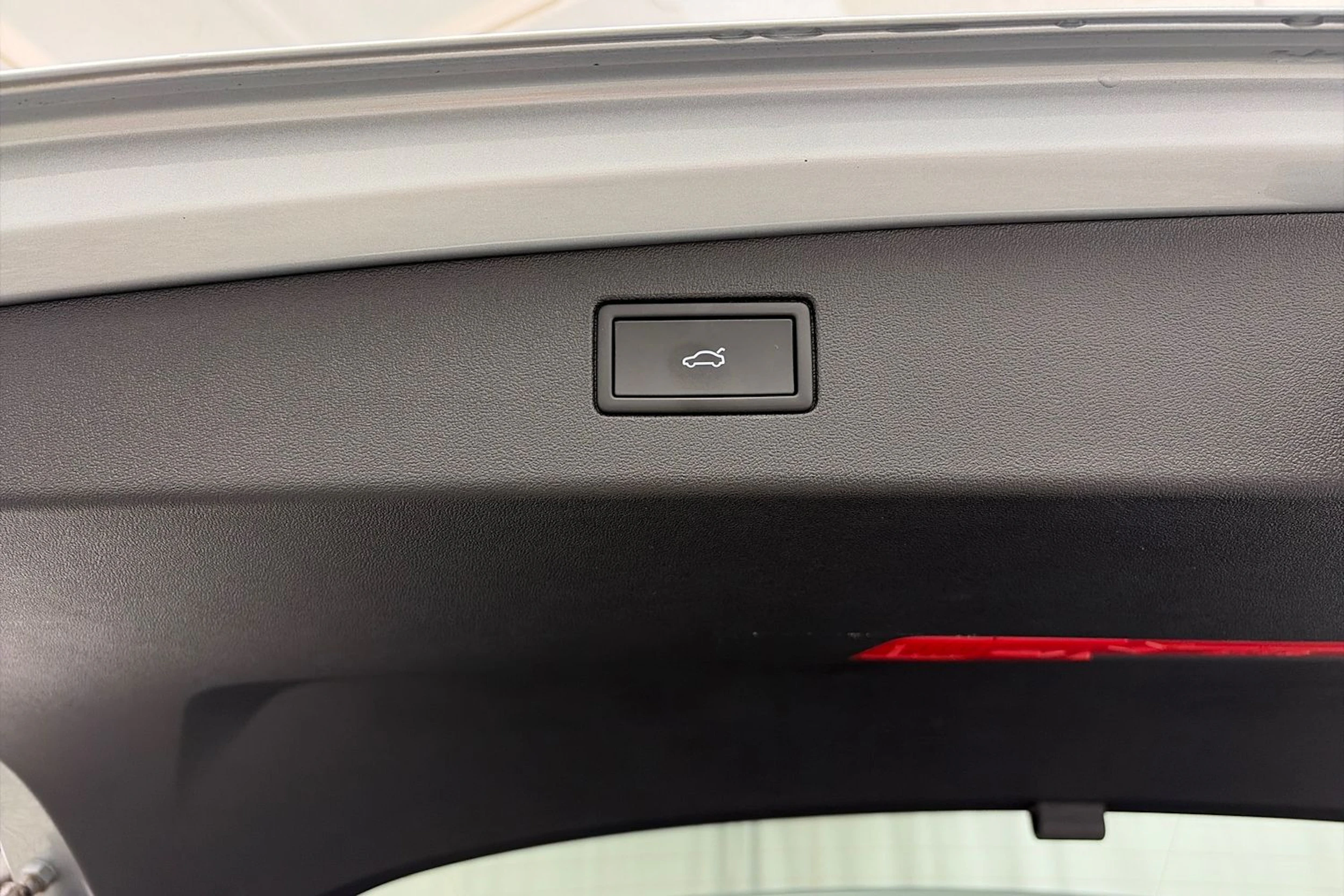 harmaa Volkswagen Tiguan 2025 kuva 16.