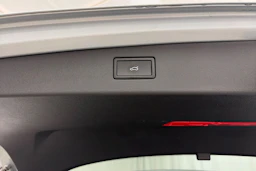 harmaa Volkswagen Tiguan 2025 kuva 16.