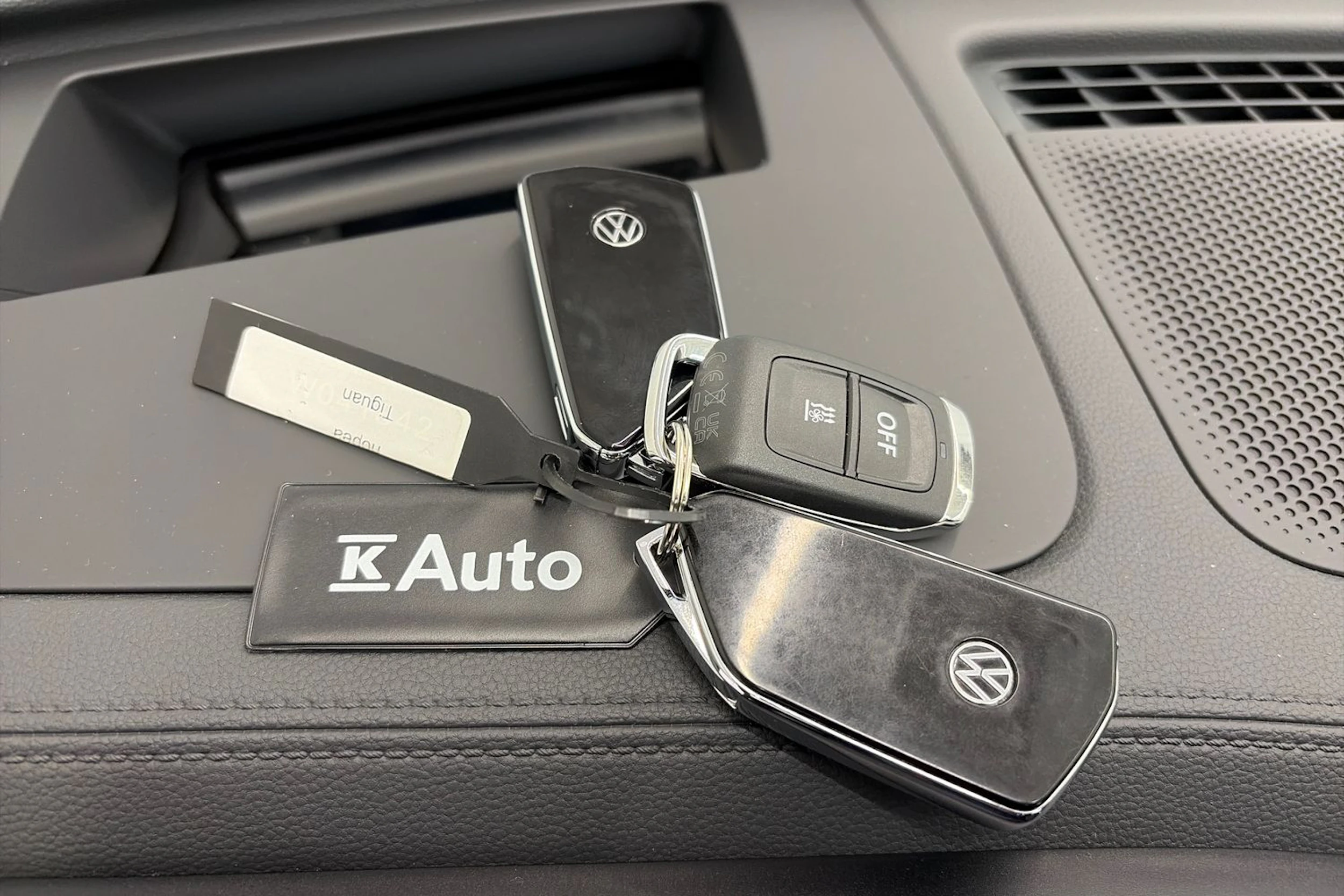 harmaa Volkswagen Tiguan 2025 kuva 33.