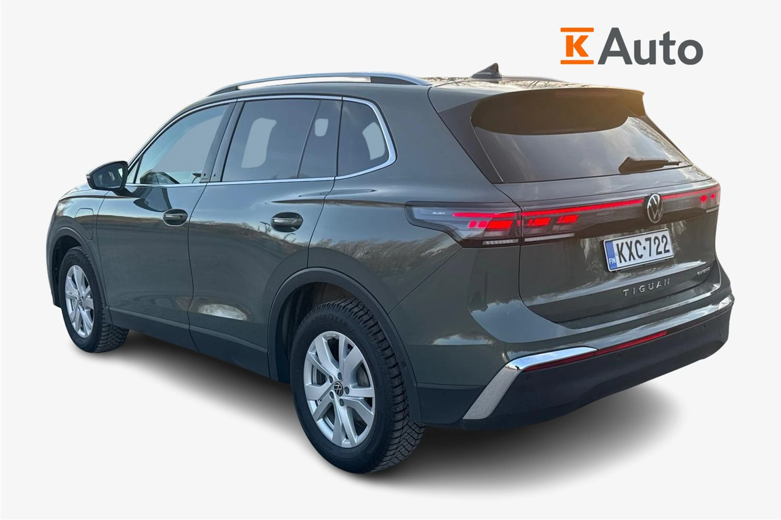 Vihreä Volkswagen Tiguan 2025 kuva 2.