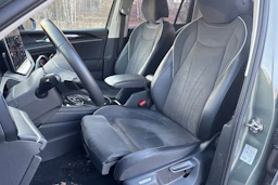 Vihreä Volkswagen Tiguan 2025 kuva 4.