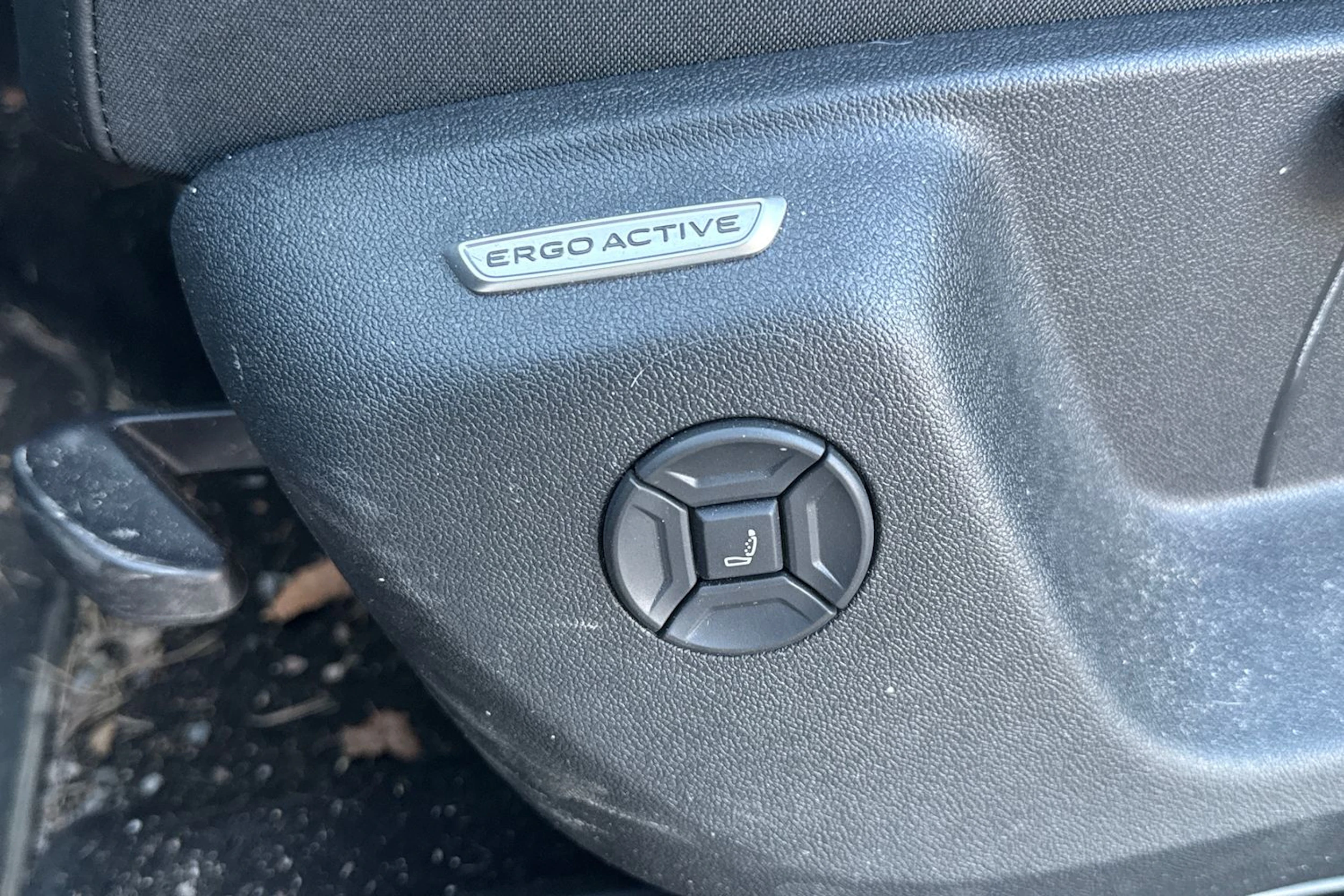 Vihreä Volkswagen Tiguan 2025 kuva 5.